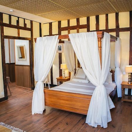 Bed and Breakfast Cafe De France Eauze Exterior foto